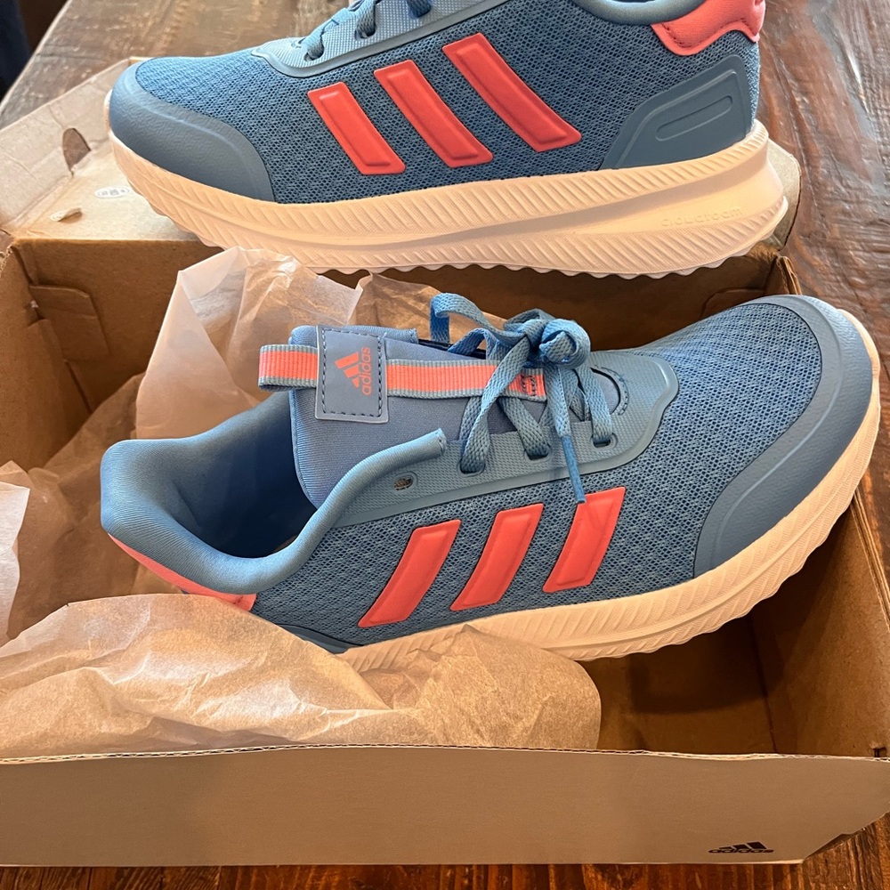 Adidas sneaker girls 2.5, 2 1/2 blue pink nib new